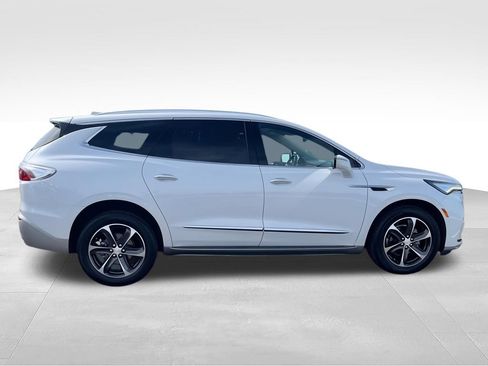 Used 2023 Buick Enclave Essence w/ LPO, Touring Package AWD/4WD image 9