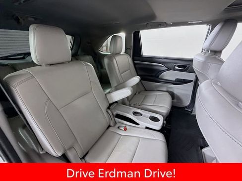 Certified 2018 Toyota Highlander Limited FWD image 27
