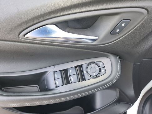 Used 2025 Buick Encore GX Preferred image 28