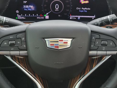 Used 2021 Cadillac Escalade ESV Premium Luxury AWD/4WD image 33