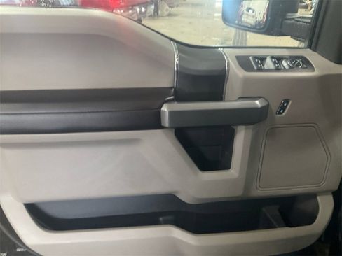 Used 2017 Ford F150 XLT w/ Equipment Group 302A Luxury image 24