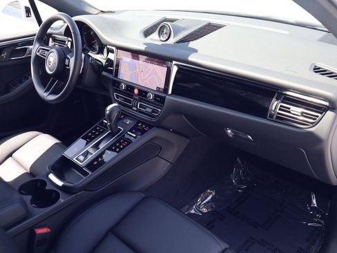 New 2026 Porsche Macan AWD/4WD image 25