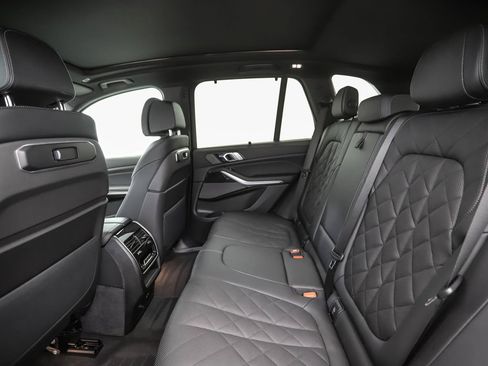 Used 2026 BMW X5 xDrive40i w/ M Sport Package AWD/4WD image 22
