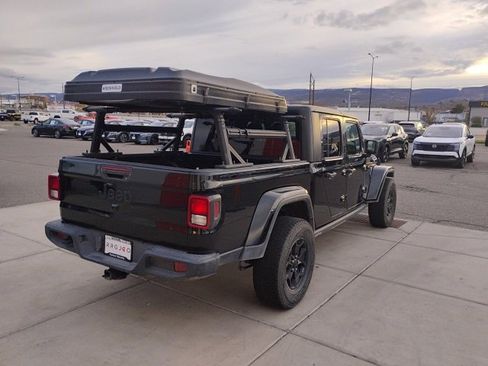 Used 2022 Jeep Gladiator Willys image 5