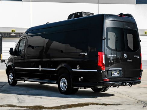 Used 2022 Mercedes-Benz Sprinter 3500 image 10