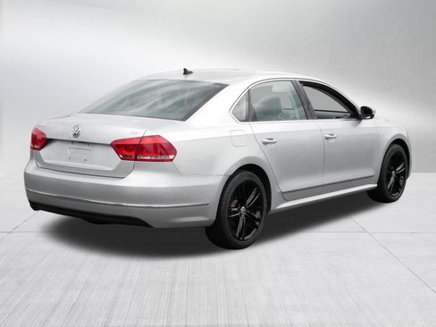 Used 2013 Volkswagen Passat 2.5 SEL Premium FWD image 7