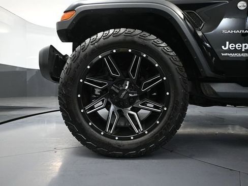 Used 2020 Jeep Wrangler Unlimited Sahara w/ Dual Top Group image 21