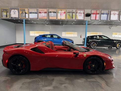 Used 2024 Ferrari SF90 Spider image 7