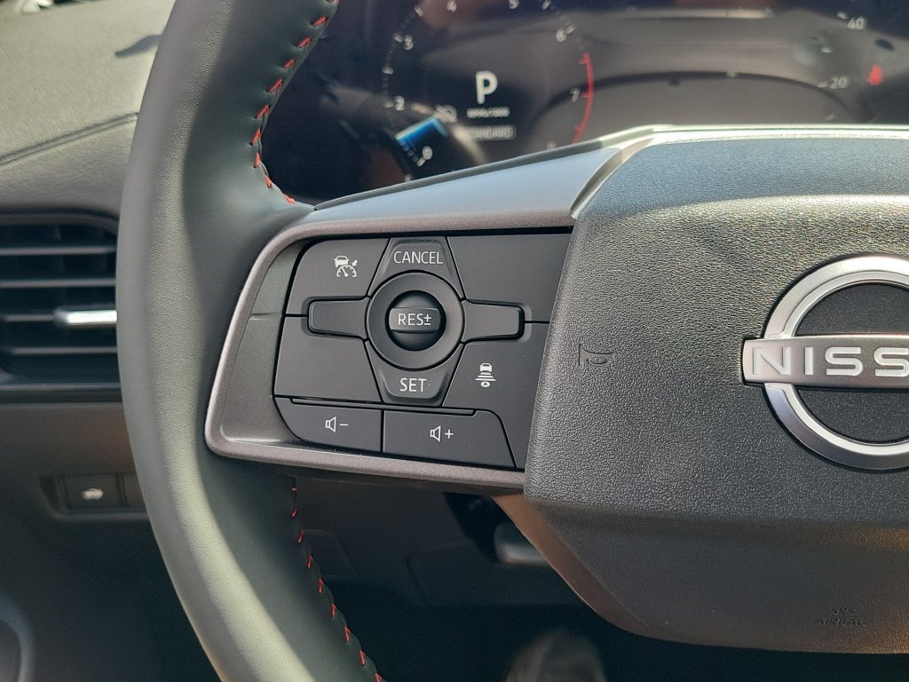 New 2027 Nissan Sentra SR w/ Floor Mat Package FWD image 6
