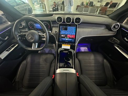 Used 2024 Mercedes-Benz GLC 300 4MATIC image 24