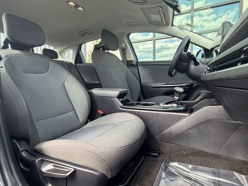 Used 2025 Kia K4 FWD image 22