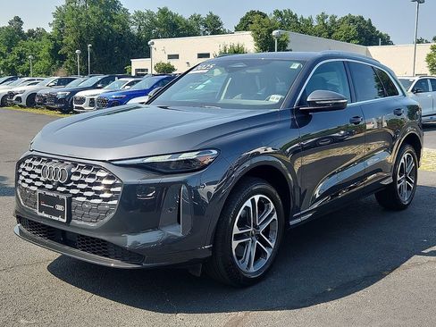 Used 2025 Audi Q5 Premium w/ Convenience Package AWD/4WD image 9