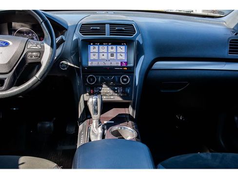 Used 2018 Ford Explorer XLT w/ Equipment Group 202A image 15