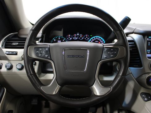 Used 2019 GMC Yukon XL Denali w/ Denali Ultimate Package AWD/4WD image 12