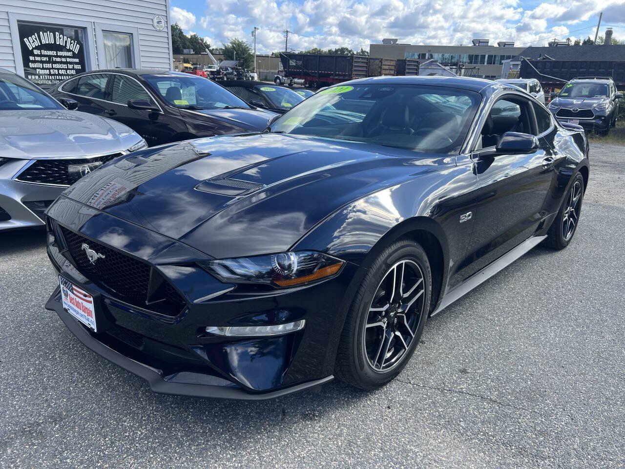 Used 2021 Ford Mustang GT Premium w/ Equipment Group 401A RWD image 3