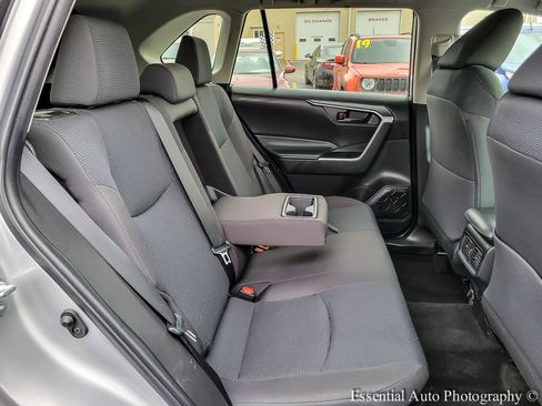 Used 2022 Toyota RAV4 LE AWD/4WD image 24