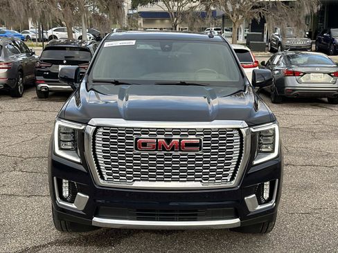 Used 2021 GMC Yukon Denali w/ Denali Premium Package image 8