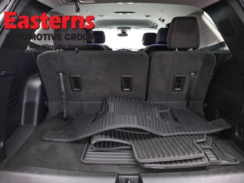 Used 2021 Chevrolet Traverse LT image 9