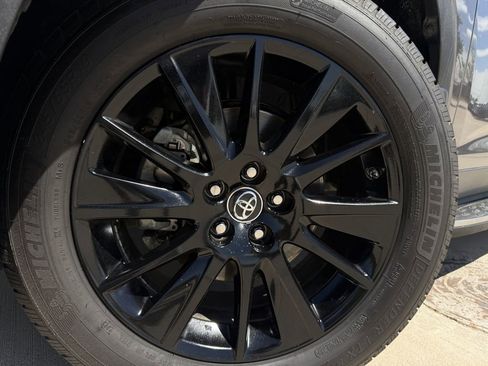 Used 2019 Toyota Highlander SE image 10