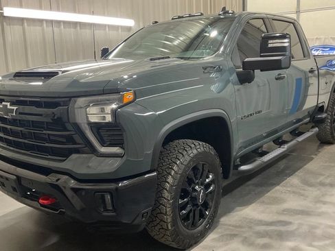 Used 2026 Chevrolet Silverado 2500 LT w/ Trail Boss Package AWD/4WD image 3