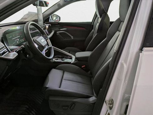 New 2025 Audi Q5 Premium Plus image 4