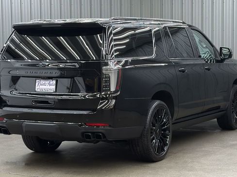 Used 2025 Chevrolet Suburban High Country AWD/4WD image 5