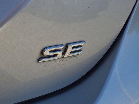 Used 2019 Toyota Camry SE FWD image 31