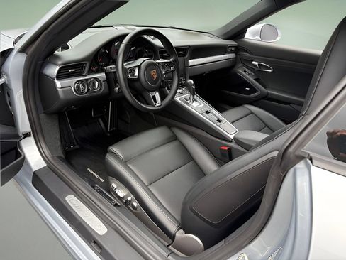 Used 2017 Porsche 911 Carrera S RWD image 14