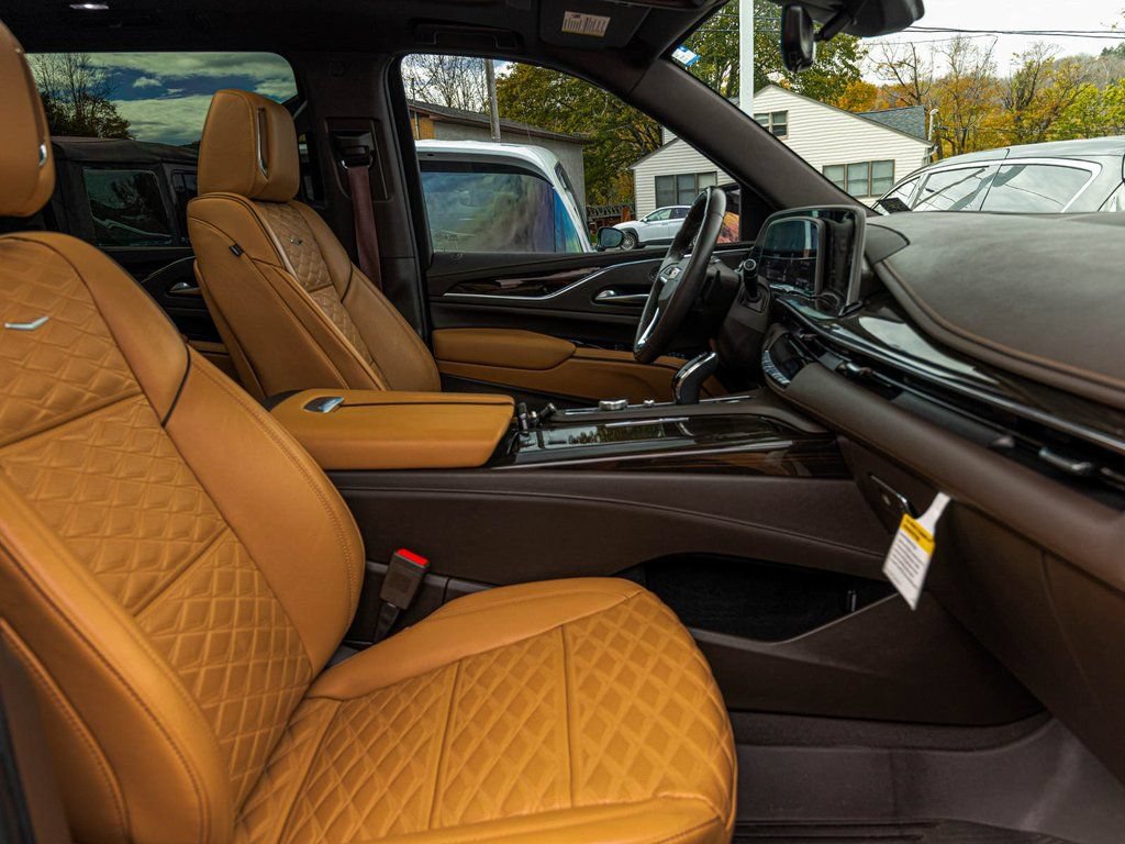 Used 2023 Cadillac Escalade ESV Sport w/ LPO, Floor Liner Package AWD/4WD image 34