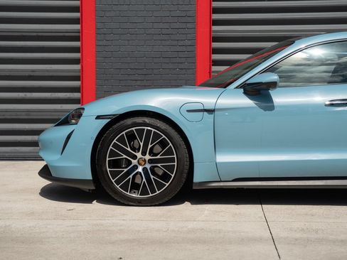 Used 2023 Porsche Taycan RWD image 10