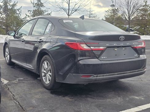Used 2025 Toyota Camry LE image 5