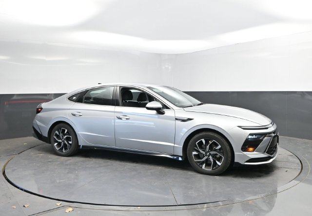 Used 2024 Hyundai Sonata SEL FWD image 3