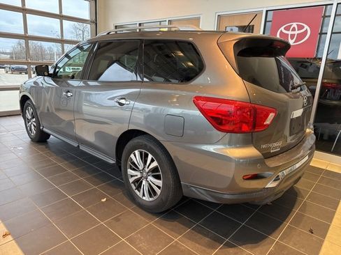 Used 2018 Nissan Pathfinder SL image 6