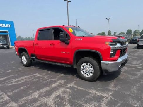 Used 2022 Chevrolet Silverado 2500 LT w/ Convenience Package AWD/4WD image 2
