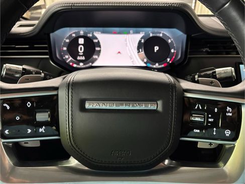 Used 2022 Land Rover Range Rover SE AWD/4WD image 12