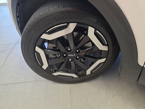 Certified 2024 Kia Telluride S FWD image 37