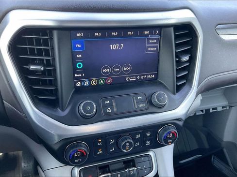Used 2023 GMC Acadia SLT w/ Technology Package FWD image 5