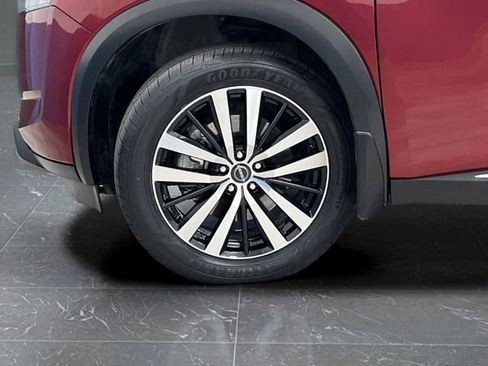 Used 2023 Nissan Pathfinder Platinum image 40