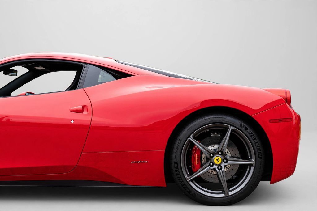 Used 2015 Ferrari 458 Italia Coupe RWD image 26