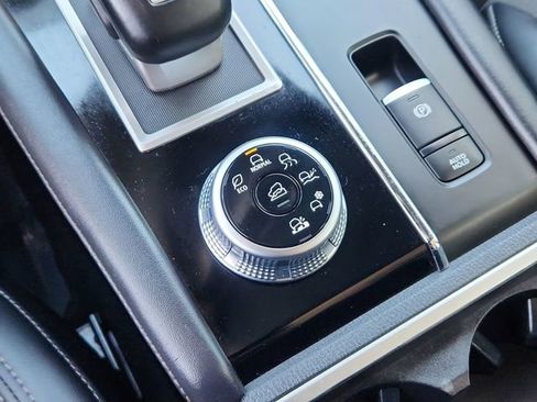 Used 2024 Mitsubishi Outlander SE image 47