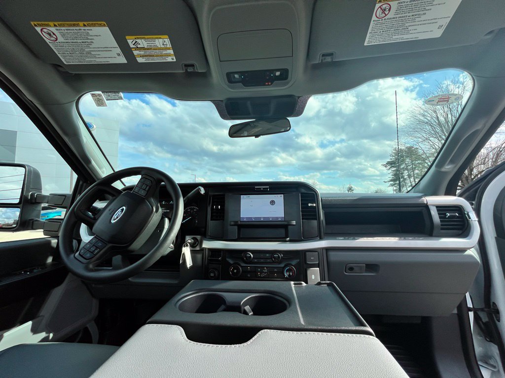 New 2026 Ford F250 XL w/ XL Driver Assist Package RWD image 10