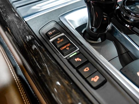 Used 2016 BMW X5 xDrive50i image 18