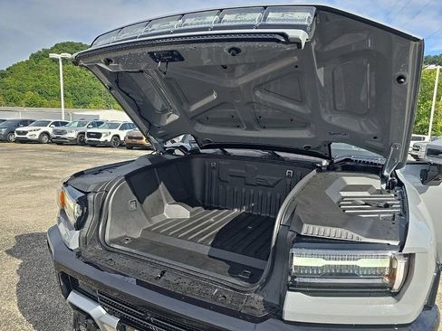 New 2025 GMC Hummer EV 3X image 20