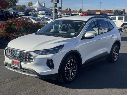 Used 2024 Ford Escape SE image 30