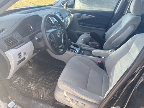 Used 2016 Honda Pilot EX image 2