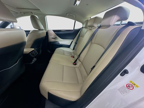 Used 2019 Lexus ES 350 w/ Premium Package FWD image 29