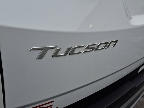 Certified 2025 Hyundai Tucson SE image 29