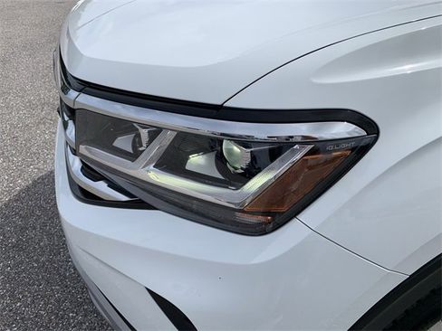 Used 2020 Volkswagen Atlas Cross Sport SEL Premium image 9
