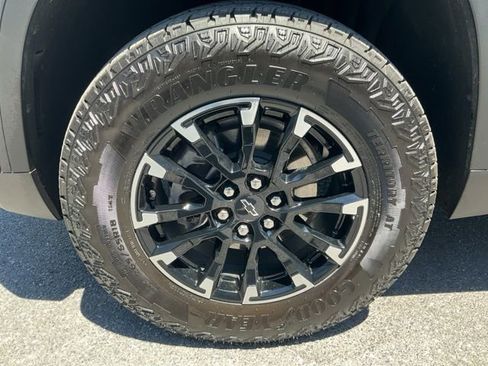 Used 2025 Chevrolet Traverse Z71 w/ Enhanced Driving Package AWD/4WD image 20