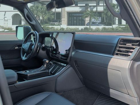 Used 2025 Lexus GX 550 AWD/4WD image 30